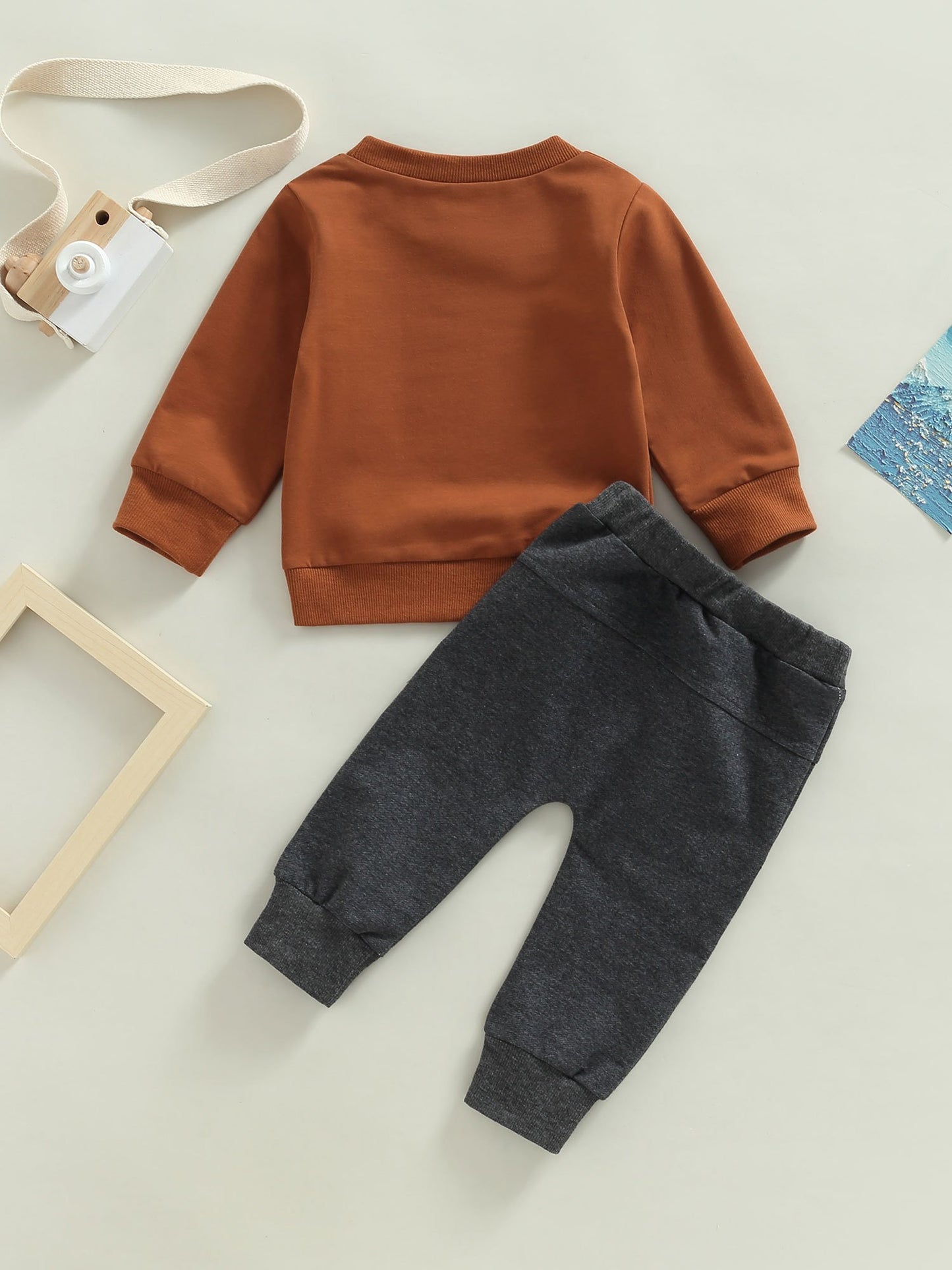 2-Piece Baby Boys' Fashionable Fall Layette Set - Soft Long Sleeve Crew Neck Letter Print Pullover Top and Elastic Waist Pants with Pocket - Comfortable and Adorable Outfit for Little Ones