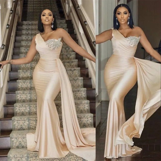 Bridesmaid Dresses One Shoulder Light Champagne Mermaid For Weddings Plus Size Long Crystal Beads Formal Maid of Honor Gowns Wedding Guest Wear