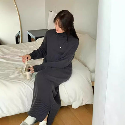 XIEYINSHE 2025With a coat over the knee in autumn and winter, a long inner turtleneck sweater skirt, a loose and lazy wind split-ended knitted bottoming dress