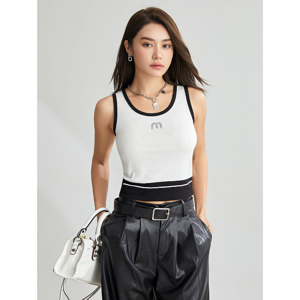 XIEYINSHE  New U-Neck Camisole Contrast Color Slim Fit Bodybuilding All-Matching Sexy Sweet and Spicy Navel-Exposed Casual Top T-shirt