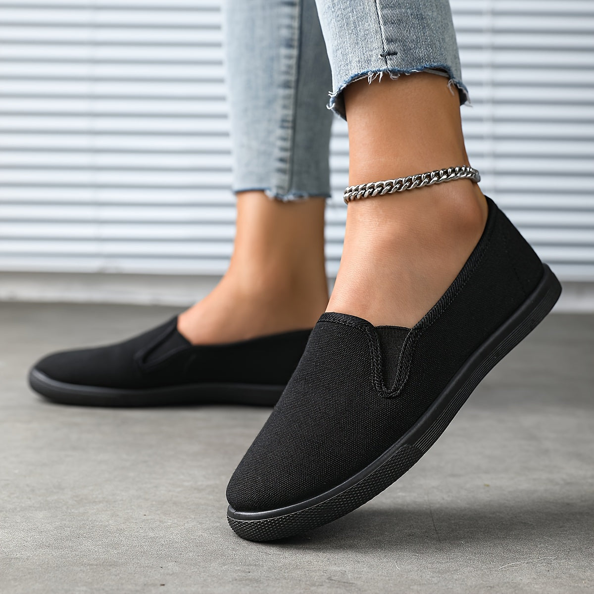 Comfortable Canvas Slip-On Sneakers - Lightweight, Breathable, and Soft for Women - Perfect for Outdoor Activities and Daily Wear