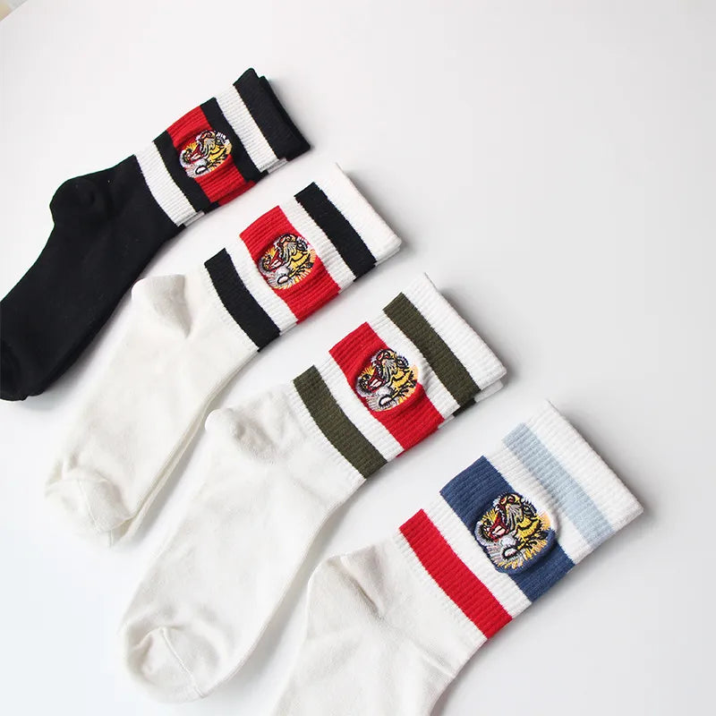 Size 35-42 Autumn Winter Tiger Embroidery Socks Men Women High Quality Designer Breathable Cotton Middle Tube Sock Fashion Unisex Sports Stockings Unisex 2PCS/Lot