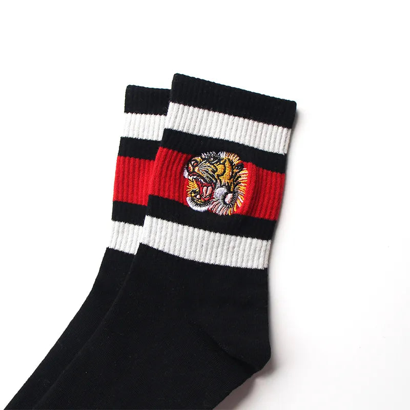 Size 35-42 Autumn Winter Tiger Embroidery Socks Men Women High Quality Designer Breathable Cotton Middle Tube Sock Fashion Unisex Sports Stockings Unisex 2PCS/Lot